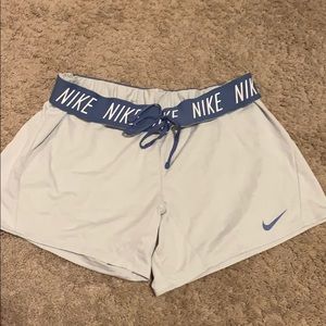 light gray nike shorts